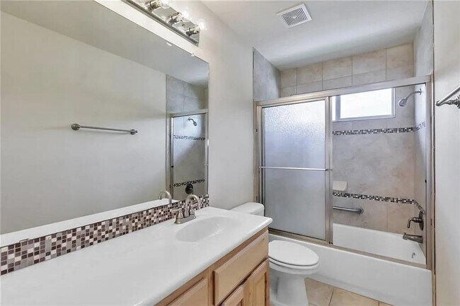 Foto del edificio - 3434 Yogi Berra Way