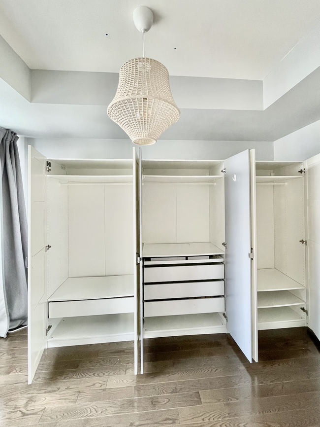 Ample amounts of storage - 460 Adelaide St E