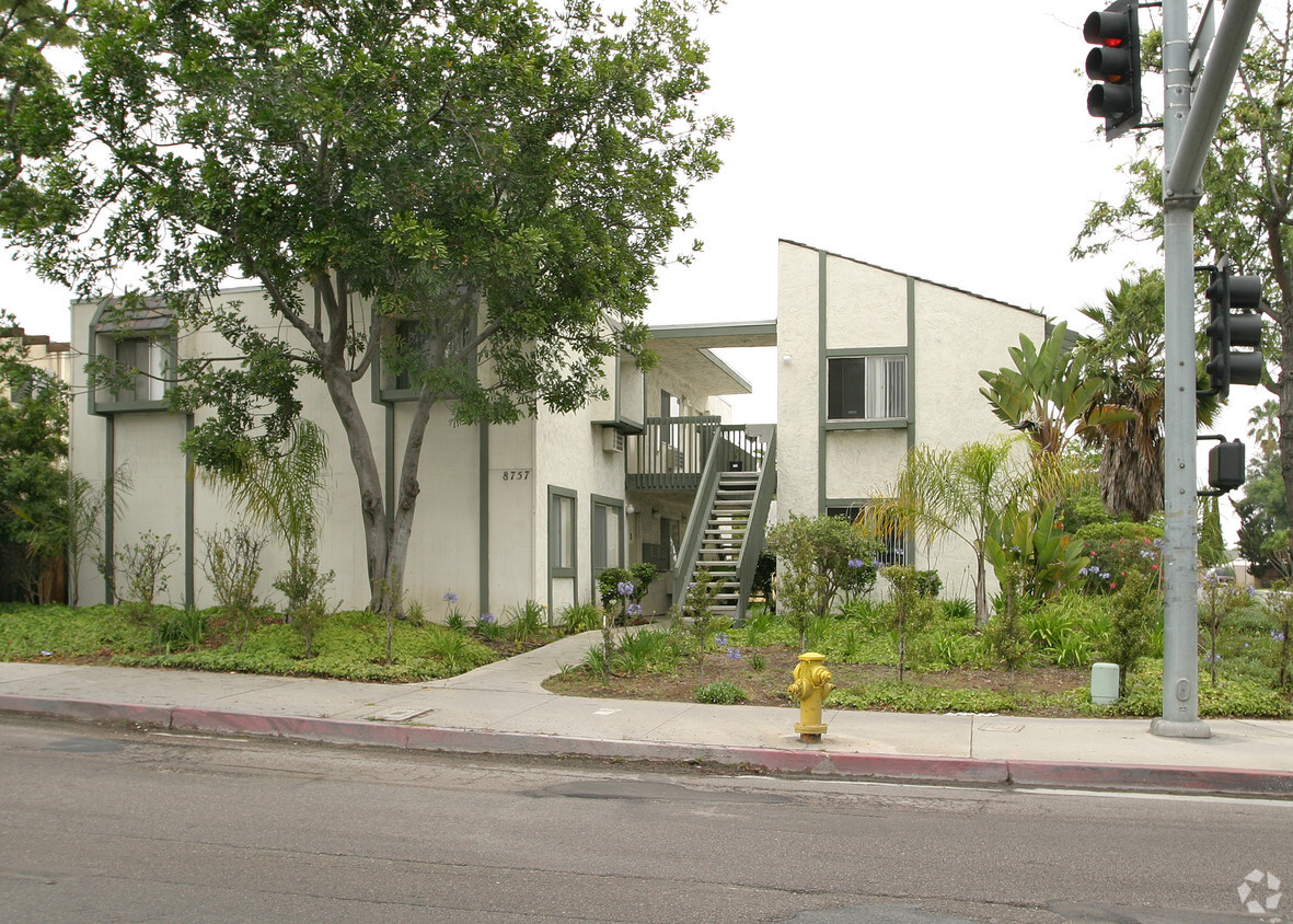 Foto del edificio - 8757 Mira Mesa Blvd