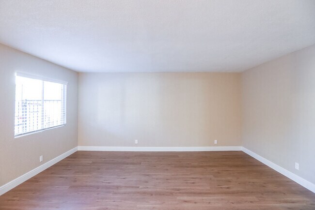 Living Room - 2228 E Campbell Ave
