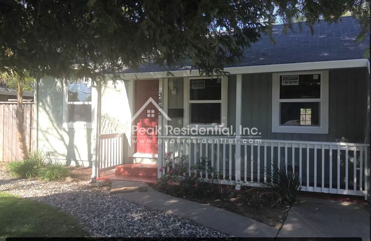 Charming Tahoe Park 3bd/1ba Home - Charming Tahoe Park 3bd/1ba Home