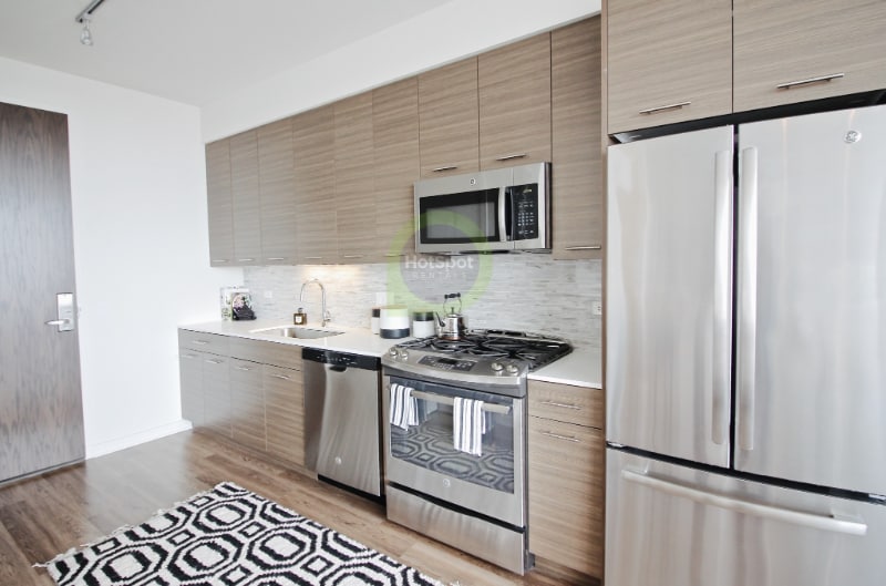 Photo - 840 N Orleans St (Chicago, IL)