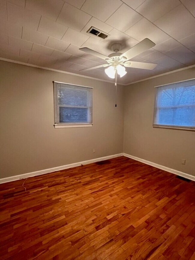 Building Photo - Black Mountain Rental