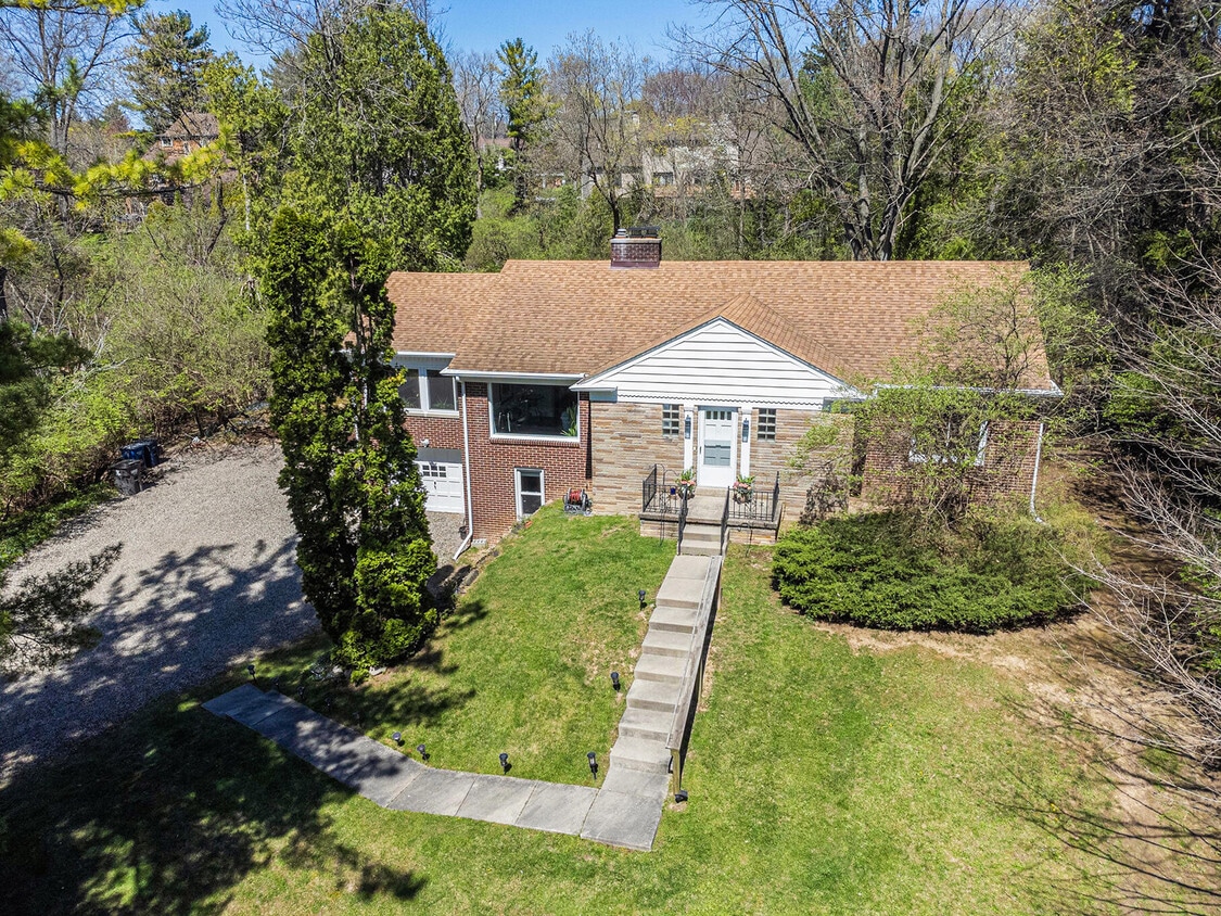 Primary Photo - 2781 Washtenaw Ave