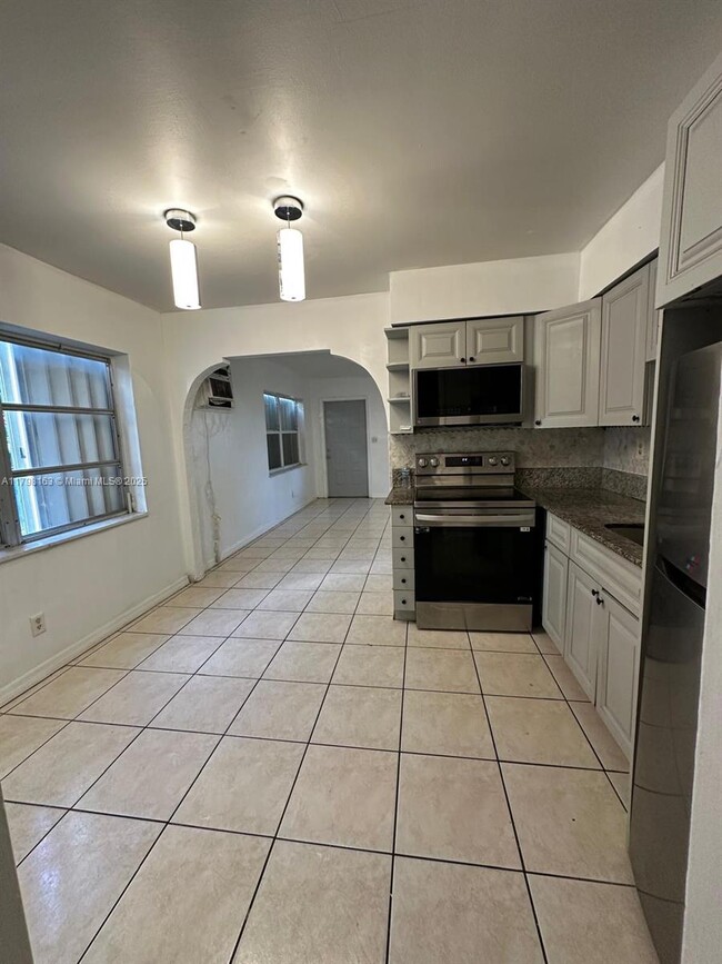 Foto del edificio - 6300 Pierce St