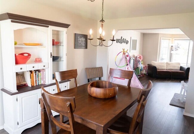 Building Photo - Spacious 4-Bedroom Home with Large Gated Yard Near Cheney & Spokane!