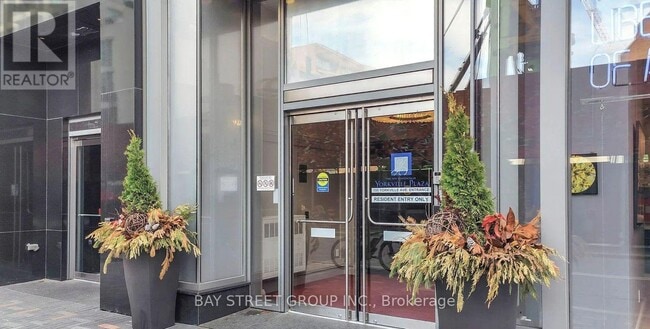 Photo du bâtiment - 155-2155 Yorkville Ave