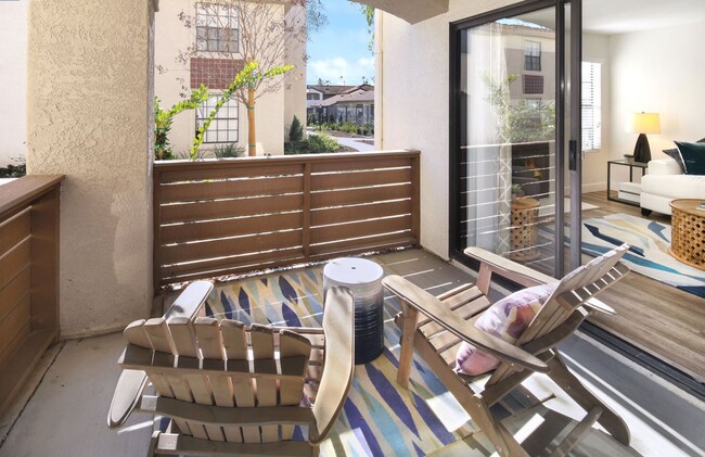 Interior Photo - Laguna Serrano