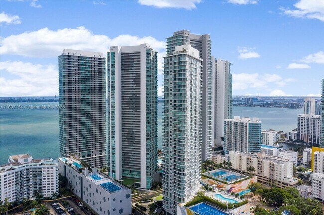 Foto del edificio - 480 NE 31st St