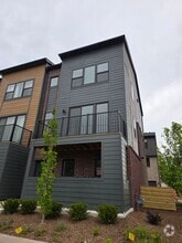 Building Photo - 3610 Trumbull