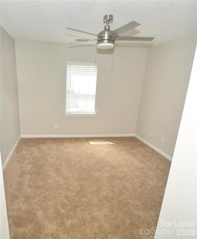 Building Photo - 605 Mountainwater Dr