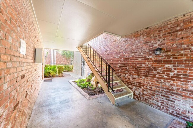 Building Photo - 7920 Rockwood Ln