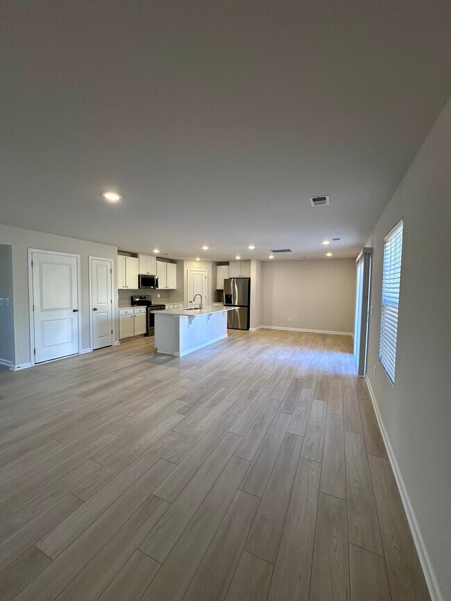 Foto del edificio - 571 Wooden Duck St