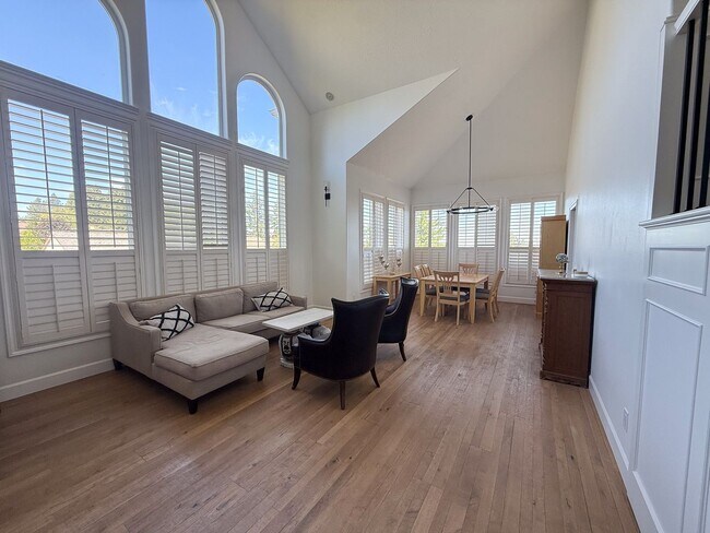 Foto del edificio - 1776 Mousebird Ave NW