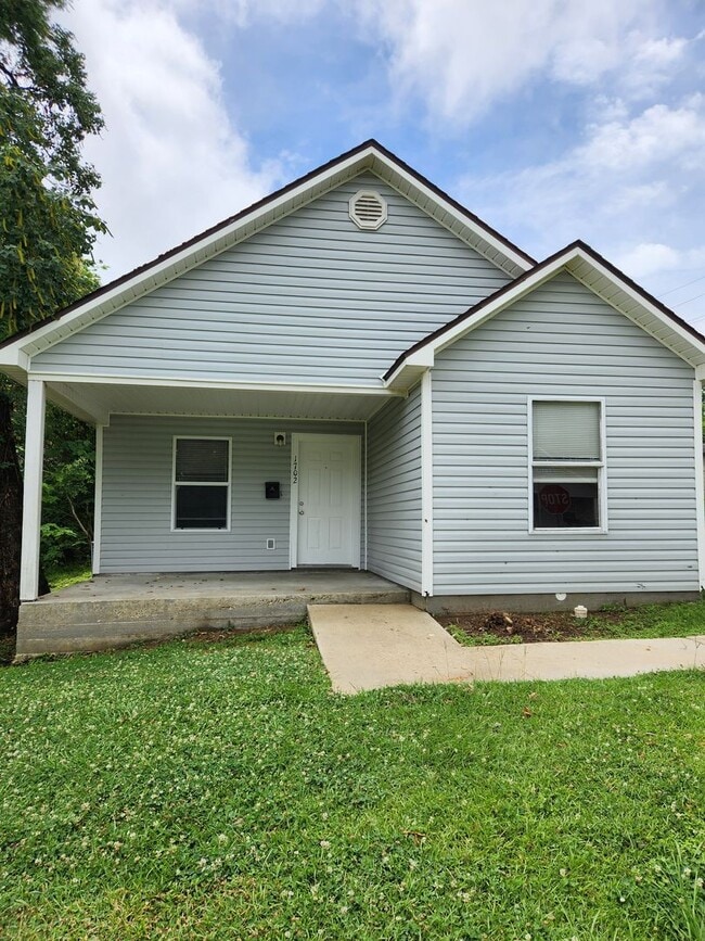 Building Photo - 1702 Terrace Ave