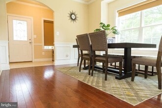 Building Photo - 415 Dearnley St