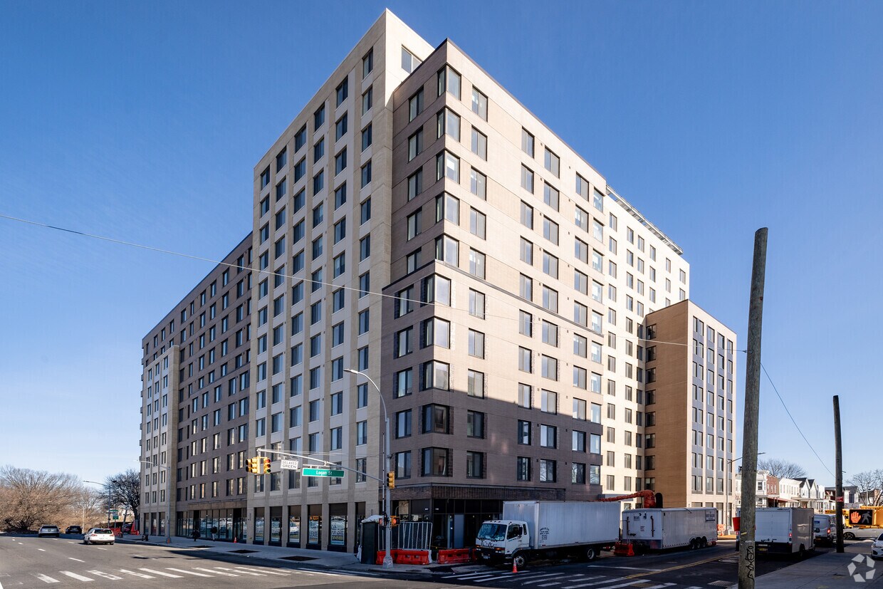 3200 Atlantic Avenue - Logan Fountain