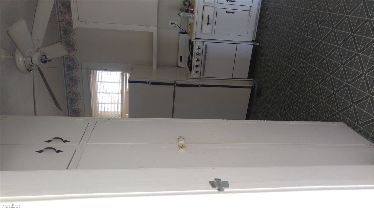 Foto del edificio - 1 br, 1 bath Apartment - 904 Carolina Ave