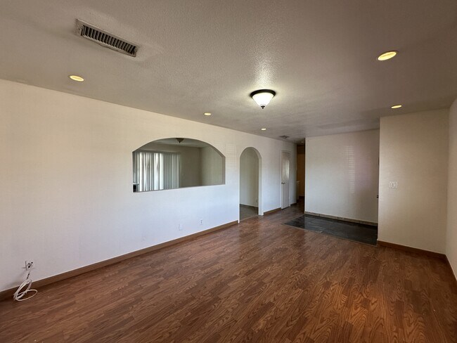 Foto del edificio - 7026 Westbrook Ave