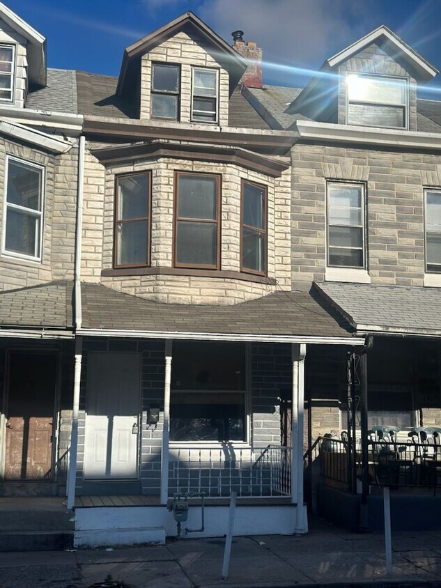 4 bedroom, 1 bathroom House Rental in Reading, PA