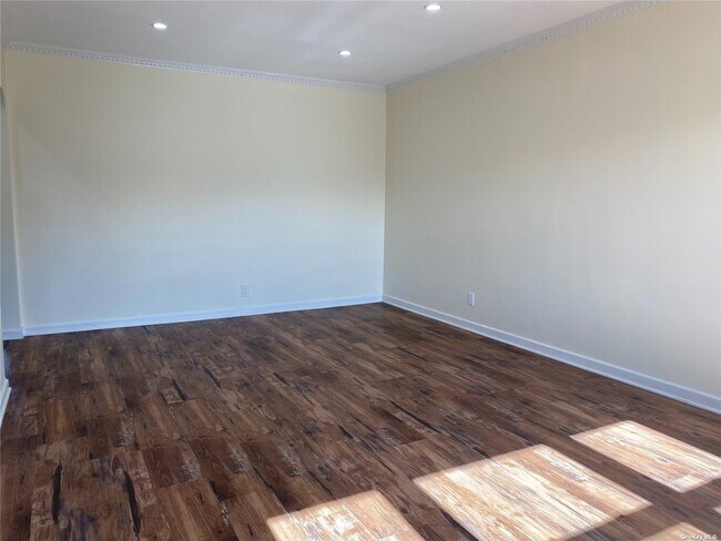 Foto del edificio - 132-21 57th Ave