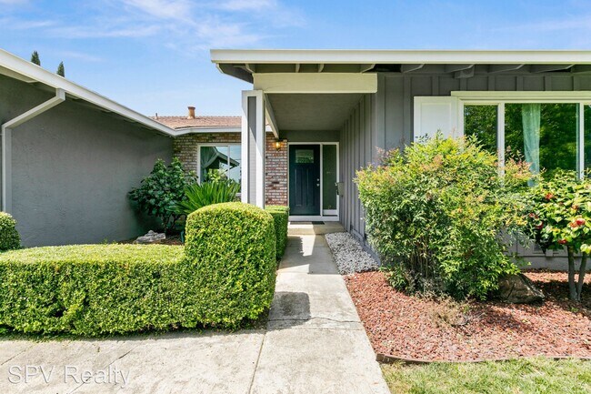 Building Photo - 4 br, 2 bath House - 1253 Boynton Ave