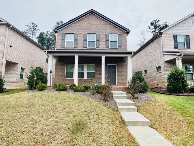 Photo - 3011 Lisburn St House