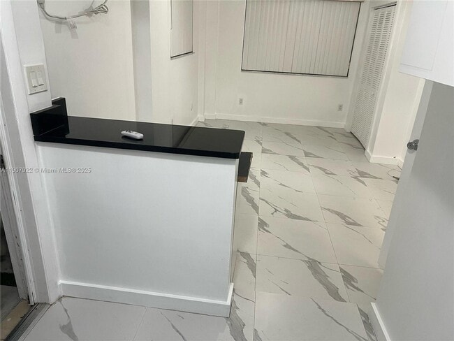 Foto del edificio - 9920 SW 32nd St