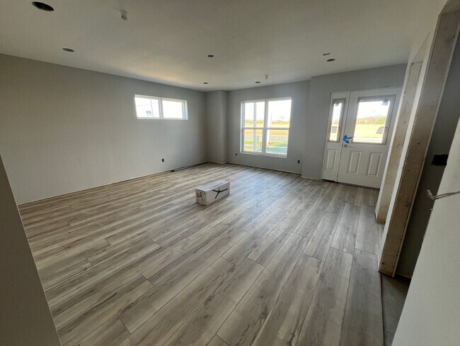 Building Photo - Brooklyn Townhomes