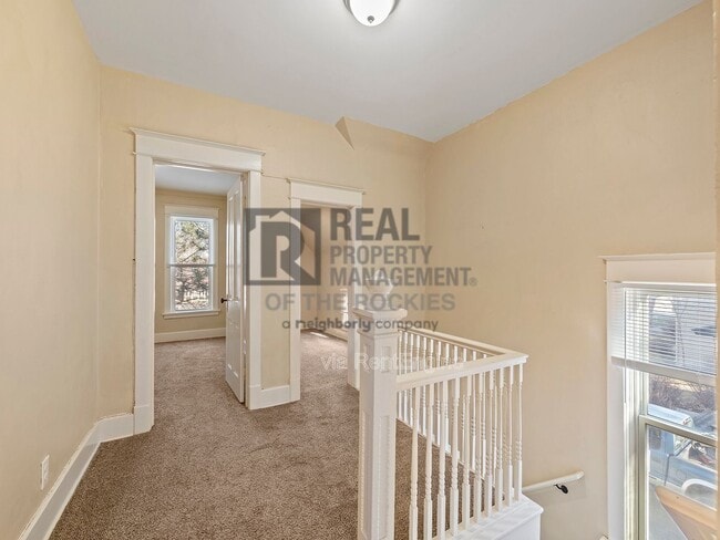 Foto del edificio - 219 W Mulberry St