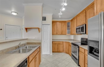 Building Photo - 3875 S Dayton St