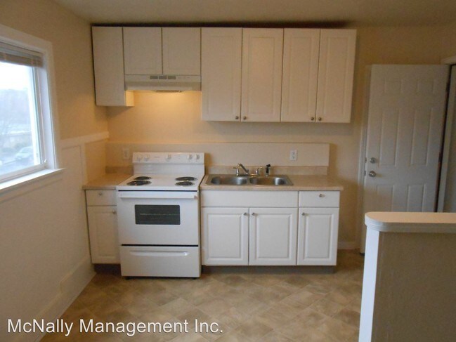 Building Photo - 1 br, 1 bath Apartment - 817 So. 11th ST.