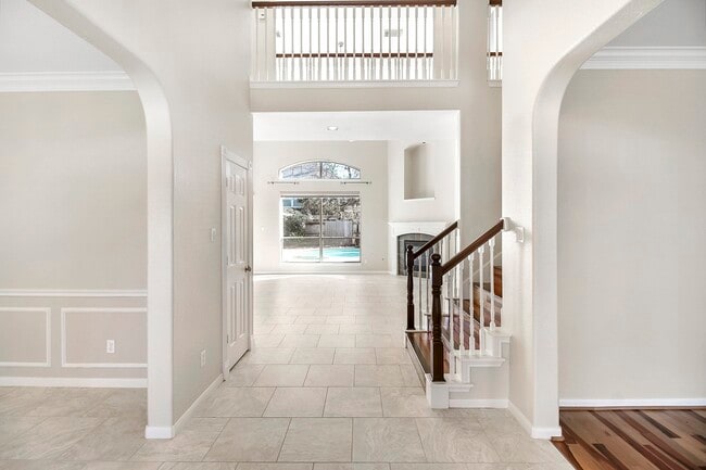 Building Photo - 803 Chisel Point Dr