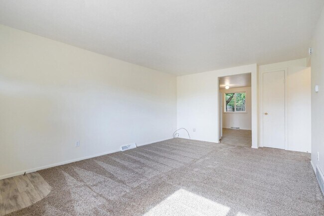 Foto del edificio - 3405 Butternut Dr