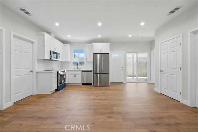 Foto del edificio - 8146 Vantage Ave