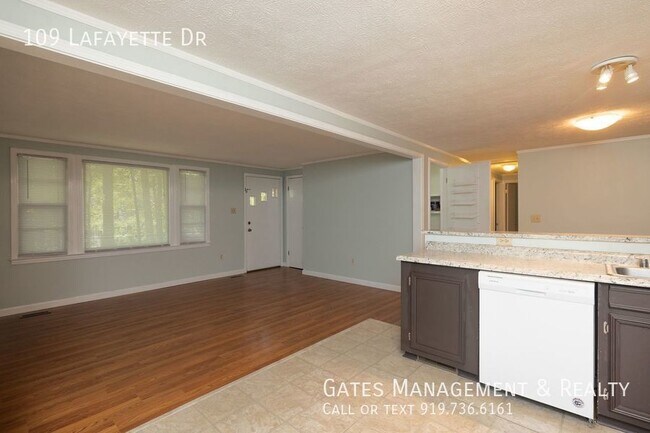 Foto del edificio - Charming home convenient to I-85/I-40