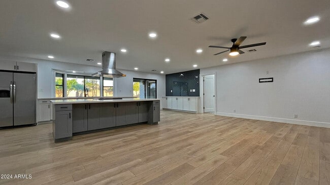 Building Photo - 3005 S Fairway Dr