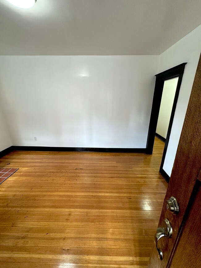 Living Room - 259 Gross St
