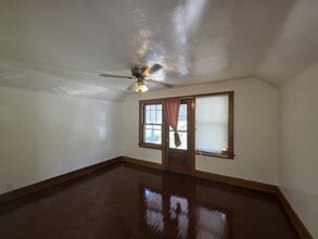 Building Photo - 549 Lisbon Ave