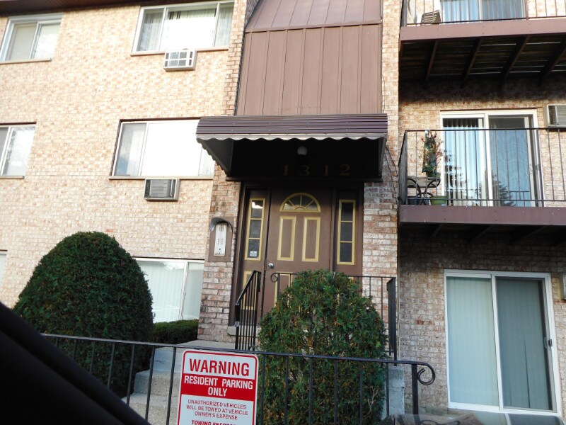 Primary Photo - 1307 S Sir Galahad Ln