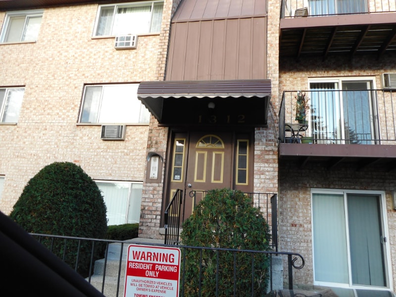 Primary Photo - 1312 S Sir Galahad Ln