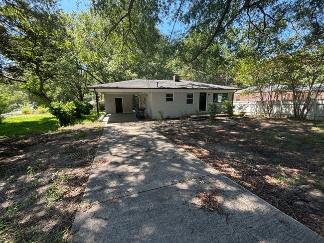 Building Photo - 626 S Hoover Rd