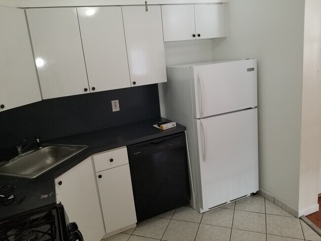 Kitchen 3 - 240 96th St