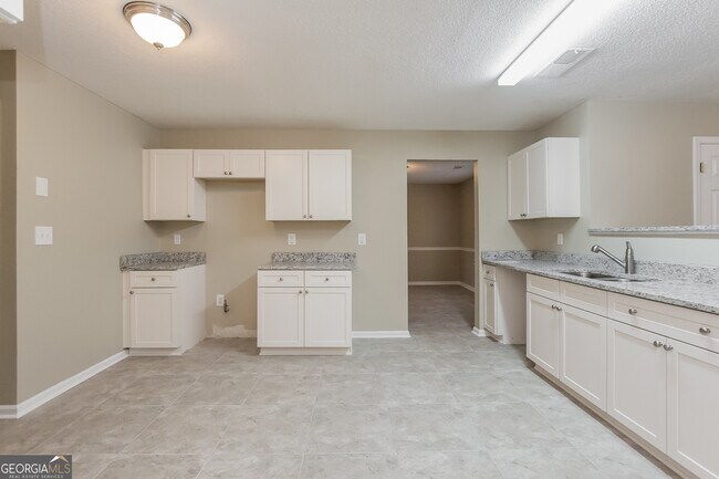 Building Photo - 3130 Lower Creek Dr