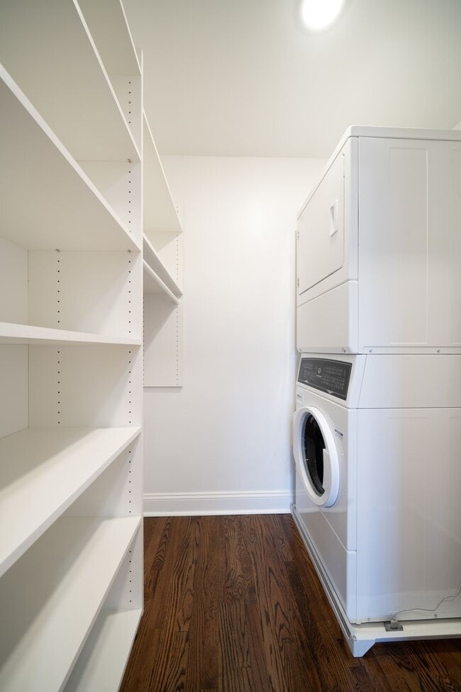 Interior Photo - Hickory Manor