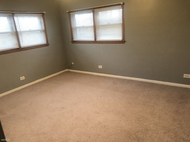 Building Photo - 2 br, 1 bath Apartment - 4804 W Rosemont Ave