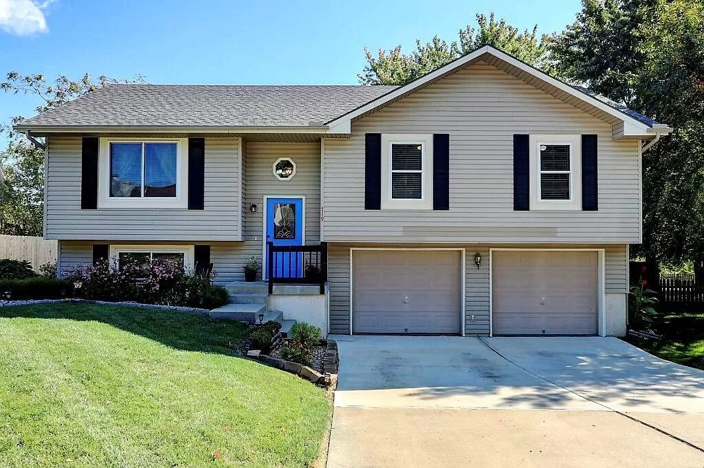 Primary Photo - 719 S Park Dr