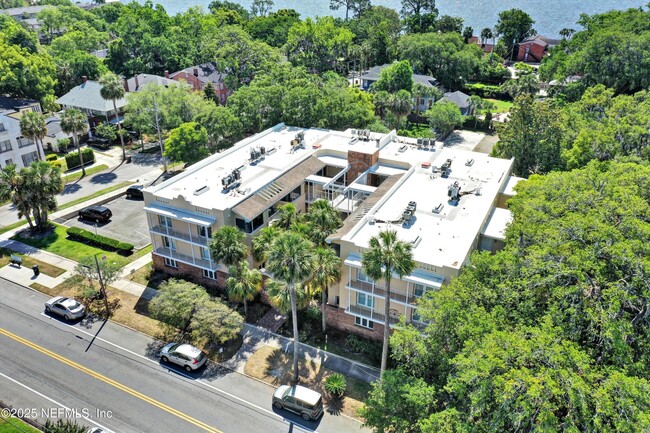 Building Photo - 2912 St Johns Ave