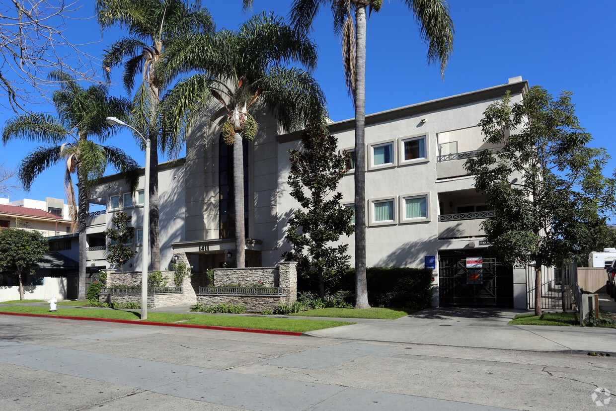 Primary Photo - Ross and Durant Apartments