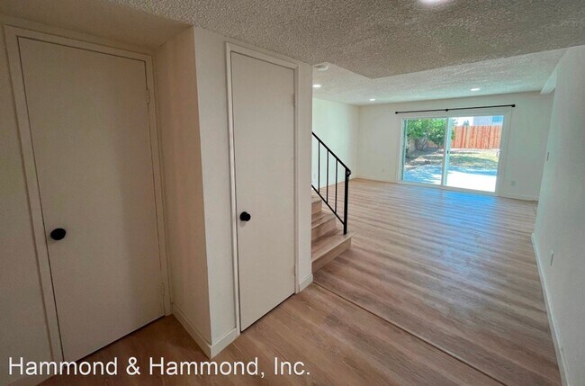 Building Photo - 3 br, 2.5 bath House - 22000 Lemarsh St.